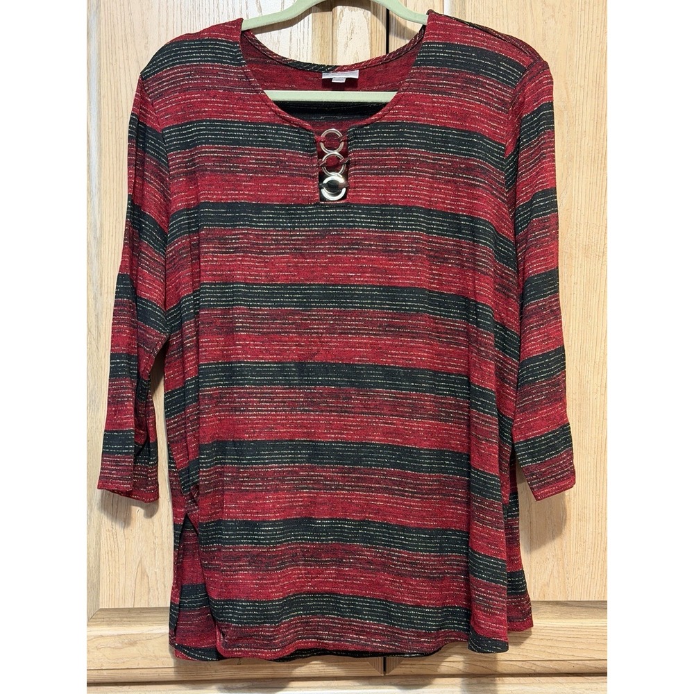 Avenue Women's  Knit Top Black/Red Striped Scoop Metal Ring Accent Gold 18/20